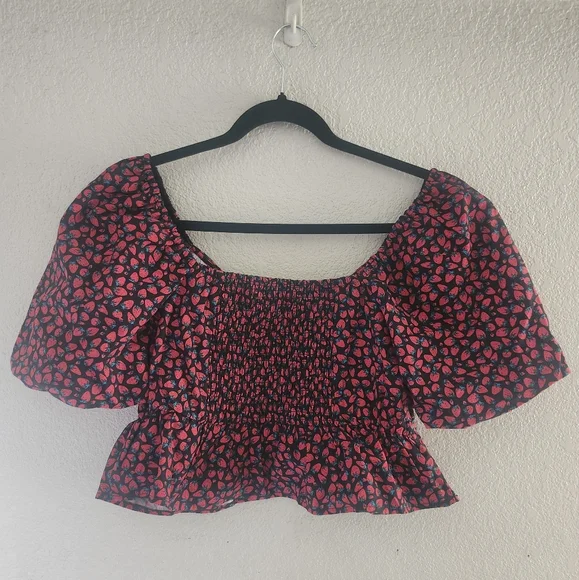 Band of the Free Strawberry Tie-Front Crop Top size large - Picture 14 of 16